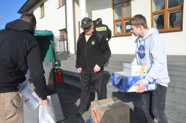 Zbiórki darów dla uchodźców z Ukrainy w gminach Kluki, Bełchatów i Zelów