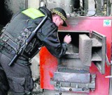 Lublinie: Straż Miejska i pracownicy wydziału komunalnego kontrolują, czym palimy