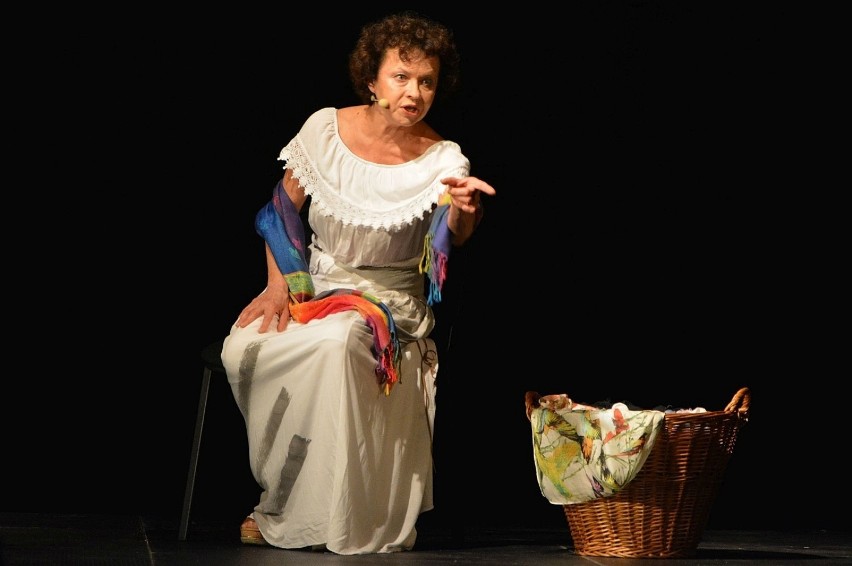 Teatr #NaWolnym zakończy się w sobotę sztuką „Goła baba”,...