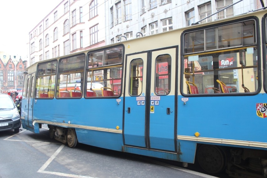Wrocław - wykolejenie tramwaju na ul. Krupniczej