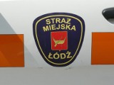Straż miejska zatrzymała w Łodzi agresywną kobietę, skaczącą po samochodzie BMW