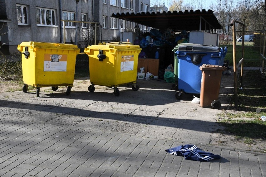 Kielczanie wyrzucają śmieci na potęgę, tyle opadów jeszcze nigdy nie było (ZDJĘCIA)