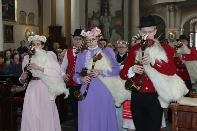 W samo południe 1 maja , odbyła sie msza św. w intencji muzyk&oacute;w ludowych.
Fot. Dorota Michalczak