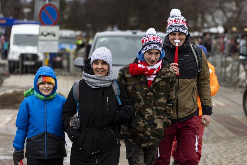 Kibice w Zakopanem przed niedzielnym konkursem