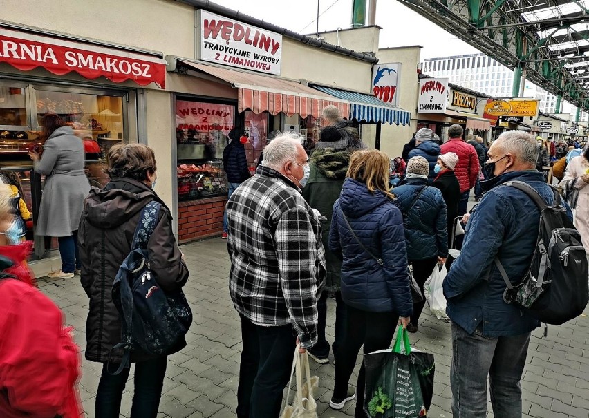 Tak 2 kwietnia wygląda sytuacja na krakowskich placach...