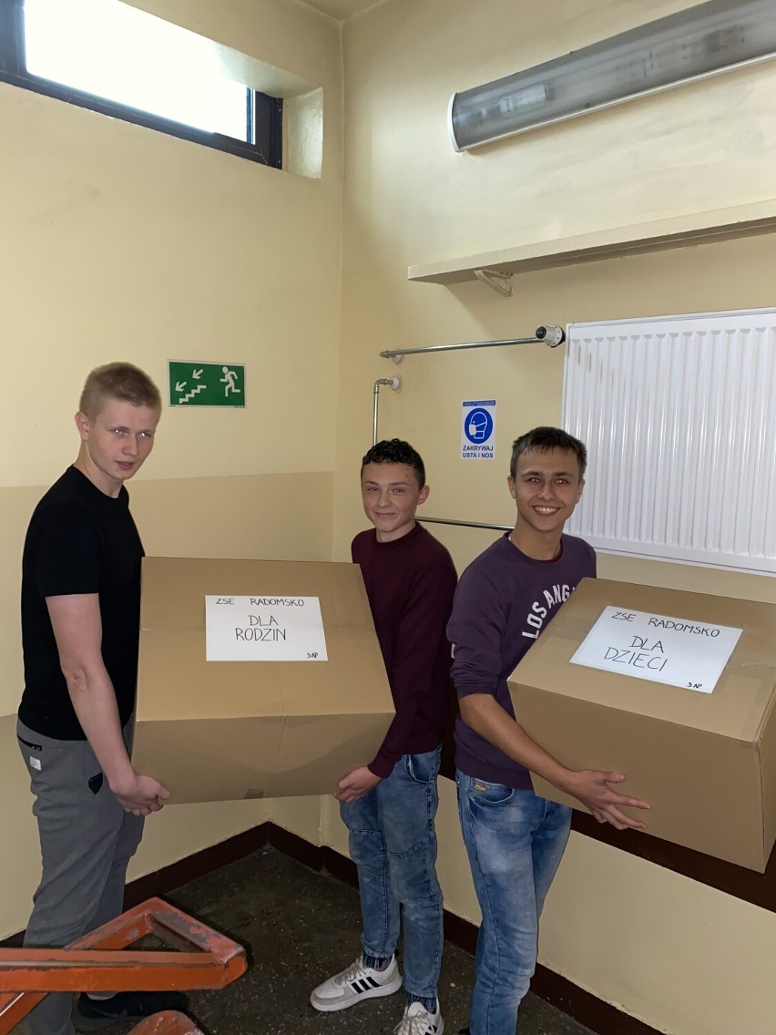 Uczniowie ZSE w Radomsku zebrali dary dla rodaków na Kresach