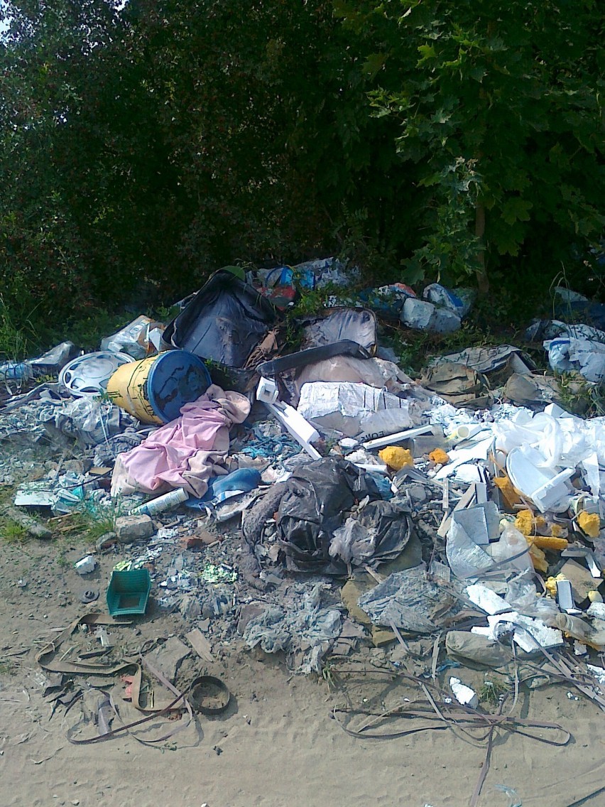 KRÓTKO: Odkryliśmy dzikie wysypiska śmieci w Nakle Śląskim
