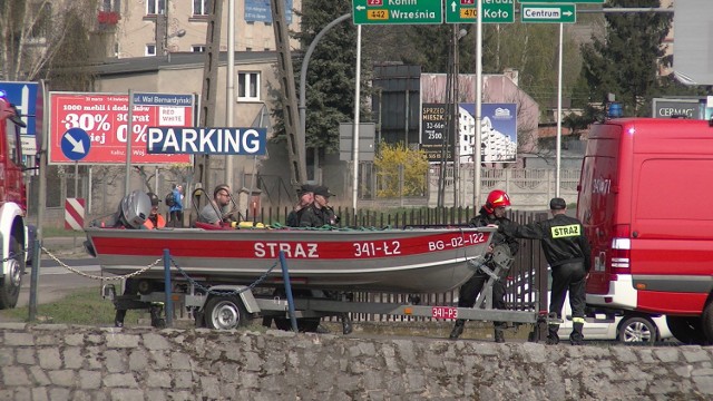 Straż pożarna w Kaliszu szuka mężczyzny, który miał skoczyć z mostu