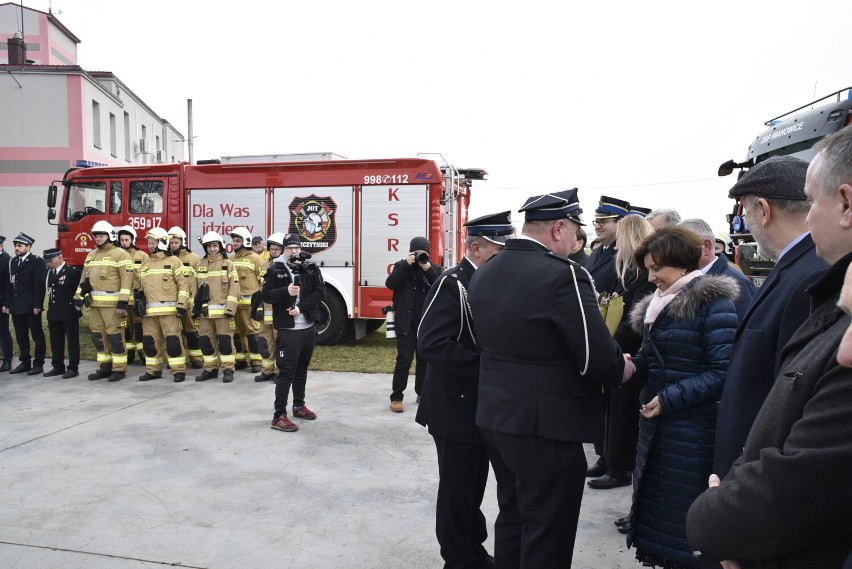 OSP Szczytniki mają nowy wóz strażacki. ZDJĘCIA