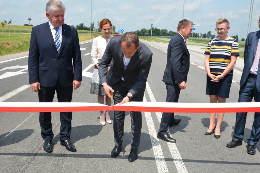 Droga Piotrków - Wysokie już po remoncie. Fragment najdłuższej drogi w Polsce jest gotowy