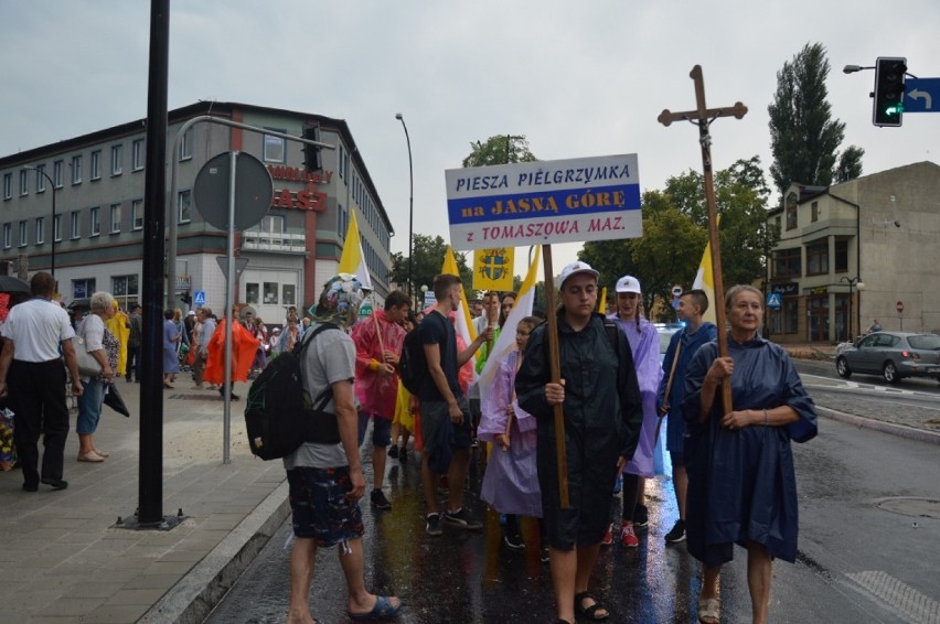 201. Tomaszowska Pielgrzymka  na Jasną Górę już w drodze [ZDJĘCIA+FILM]