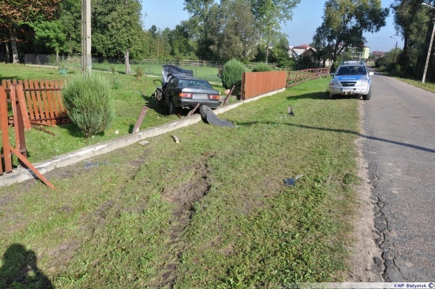 Miłkowice Maćki: Mercedesem uderzył  w ogrodzenie posesji [zdjęcia]
