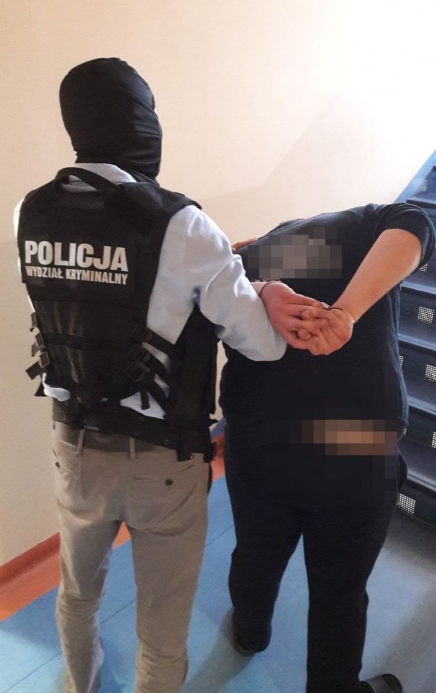 Policjanci z Namysłowa zatrzymali dwóch mężczyzn podejrzanych o liczne włamania i kradzieże 