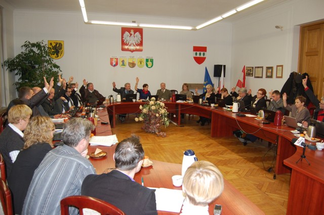 Radni powiatu głosują za przyjęciem budżetu na rok 2013