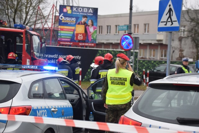 Do groźnie wyglądającego wypadku drogowego doszło na skrzyżowaniu ulic Młynowej i św. Anny. Rosyjski kierowca uderzył w karetkę.