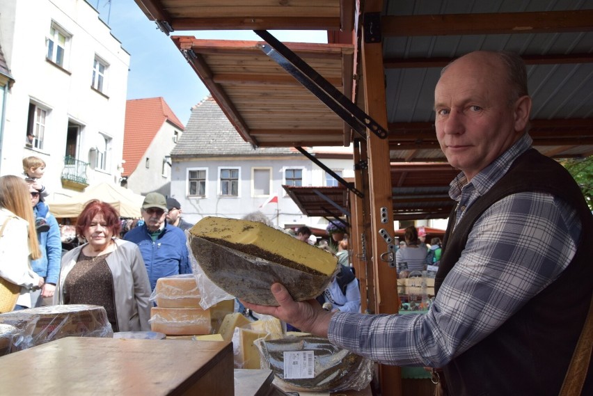 Pan Andrzej z Zielonej Góry zaprasza do kupowania serów