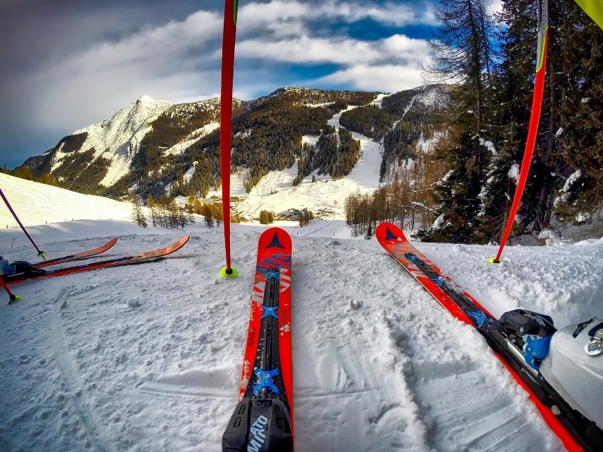 Czarna góra to zimowy raz dla narciarzy i snowboardzistów,...