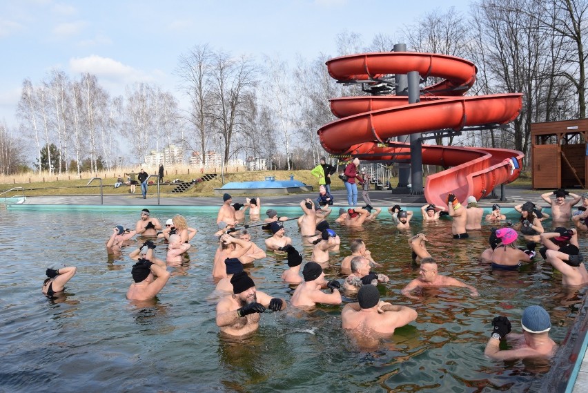 Sobotnie morsowanie na Skałce. Zobacz kolejne zdjęcia....