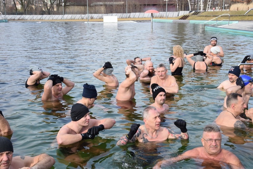 Sobotnie morsowanie na Skałce. Zobacz kolejne zdjęcia....