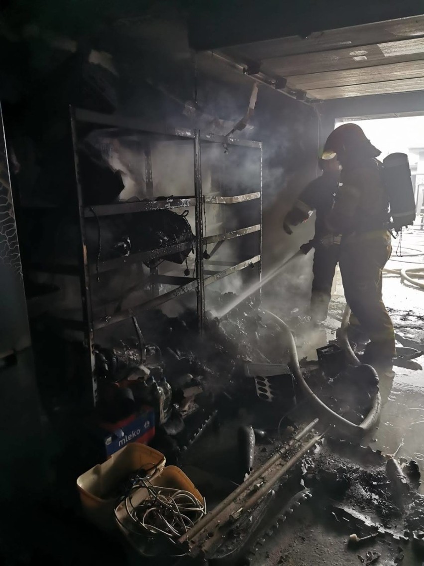Chwaszczyno. Pożar garażu w budynku mieszkalnym - jedna osoba poszkodowana