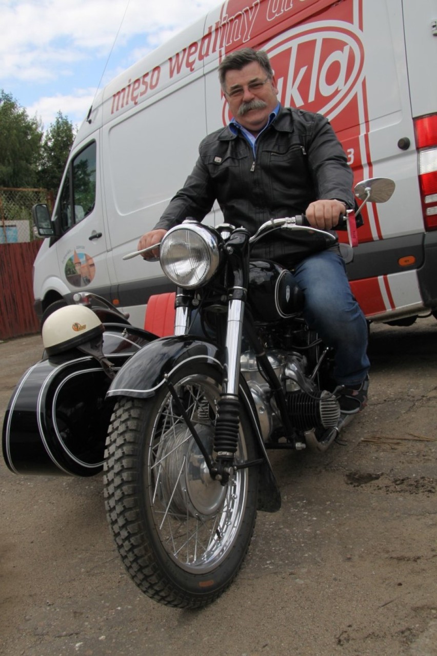 Stanisław Kukla z Bytowa ma dwa zabytkowe motocykle. Jakie to pojazdy? [ZDJĘCIA]
