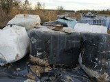 Odpady chemiczne w Osówce w gminie Niemce. Wójt wyznaczył nagrodę za pomoc w ustaleniu, kto je wyrzucił. Zobacz zdjęcia!