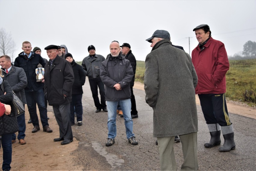 W Garbasie Pierwszym powstał pomnik upamiętniający zmarłych przed laty w wyniku grypy hiszpanki mieszkańców w wsi