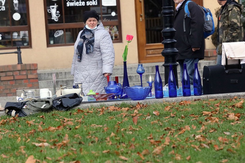 Jarmark Staroci na legnickim rynku, zobaczcie zdjęcia jakie skarby można tu kupić