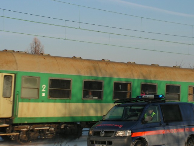 Puławy: Pociąg obciął mężczyźnie nogi