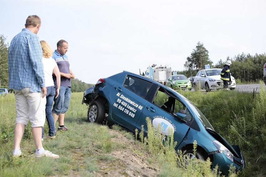 Wypadek na drodze nr 70 Skierniewice-Łowicz [AKTUALIZACJA, ZDJĘCIA]
