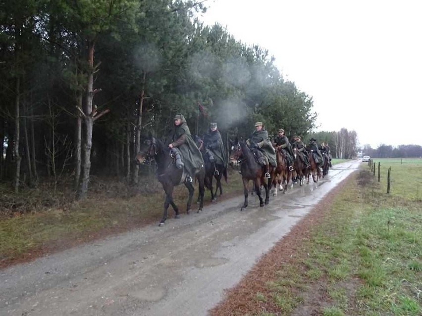 Ułani z Poświętnego dbają o pamięć o majorze Hubalu i jego...