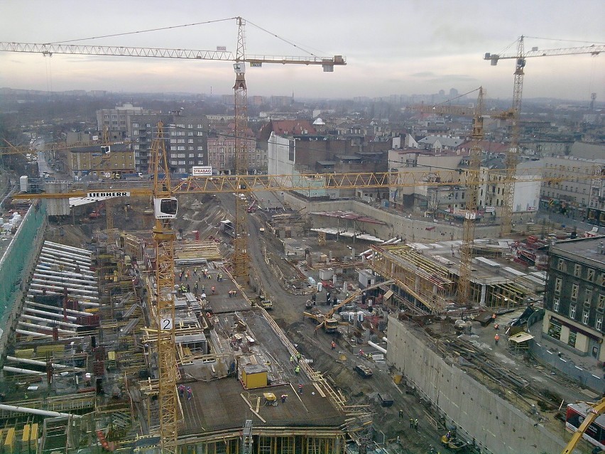 Budowa dworca w Katowicach i piękne widoki miasta z żurawia [FOTO]