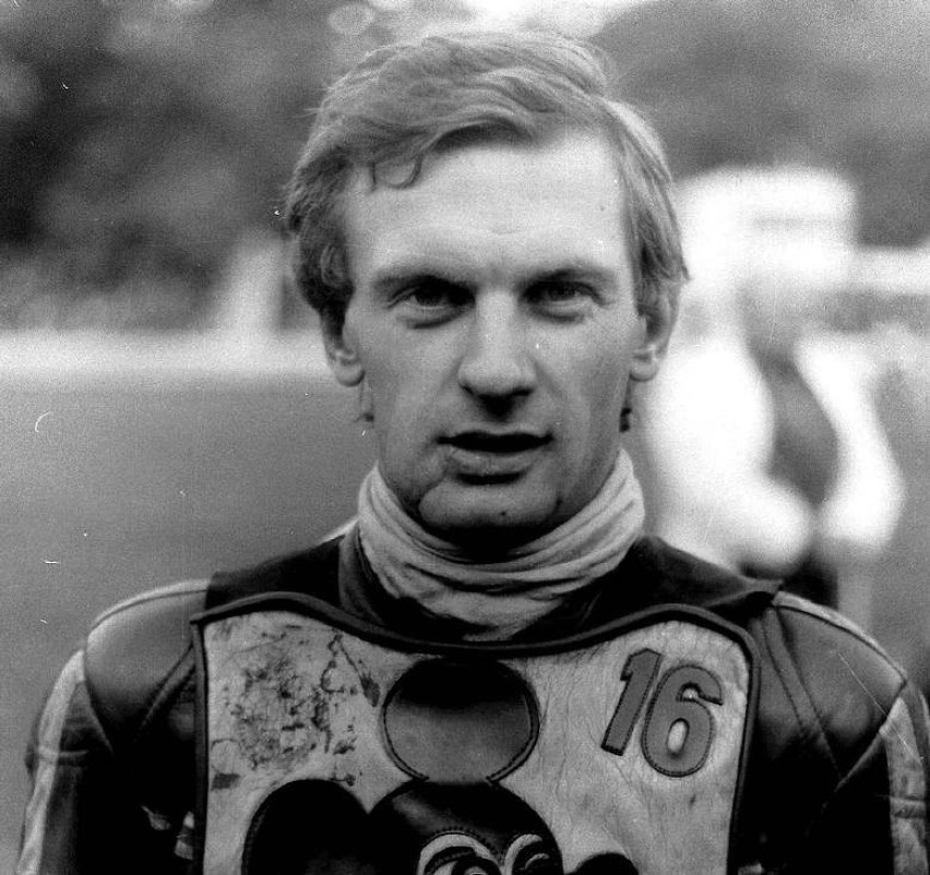 Jarosław Glinka miał 61 lat. W latach 1977–1985...