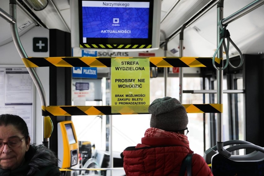 Po Krakowie będzie kursować mniej autobusów