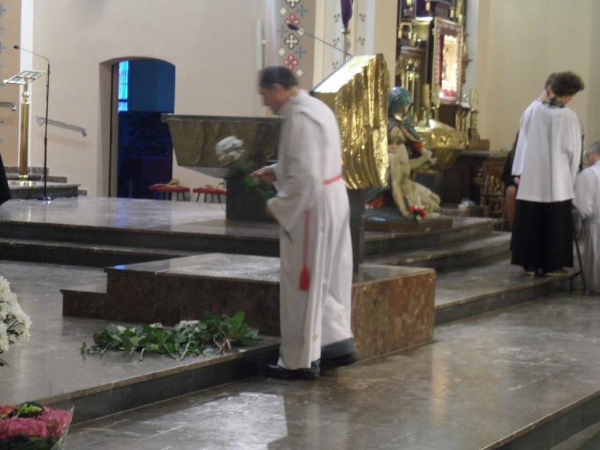 Uroczystości Wielkiego Piątku w kościele pw. św. Piotra i...