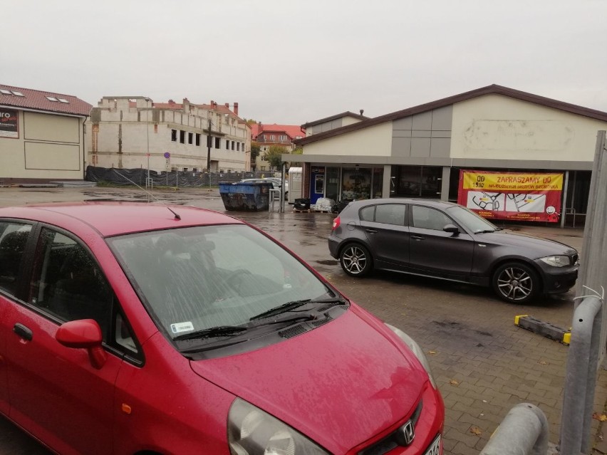 Biedronka w Goleniowie w remoncie, parking też zamknięty
