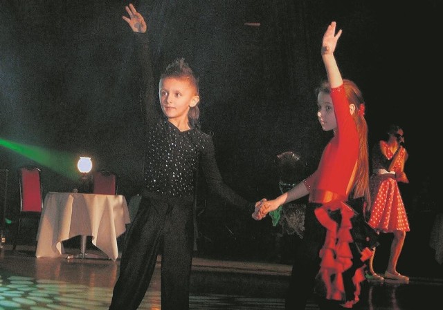 Oliwia Sygitowicz i Dawid Suski mają zaledwie po 7 lat, a w tańcu towarzyskim już zachwycają
