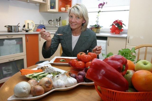 Zdrowiu sprzyja dieta śródziemnomorska - dużo oliwy, mało czerwonego mięsa i węglowodanów. 

- Nie ma to nic wspólnego z głodowaniem, bo do życia i właściwego funkcjonowania potrzebujemy energii - twierdzi Maria Fall-Ławryniuk.