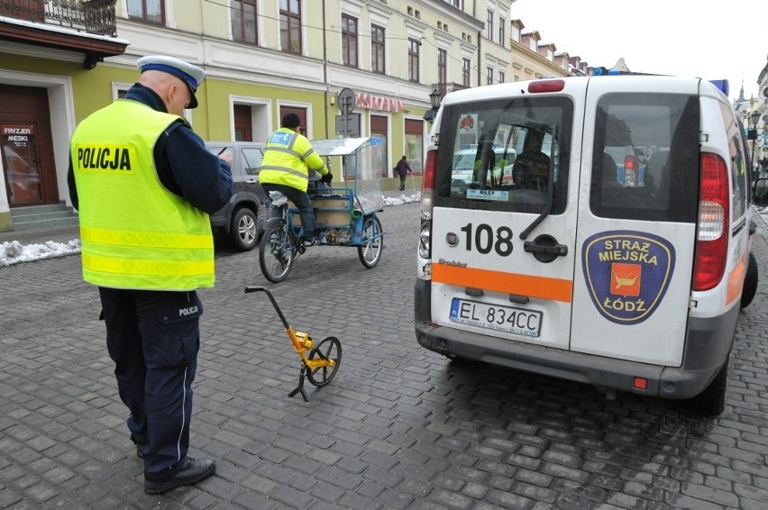 Wypadek radiowozu straży miejskiej na Piotrkowskiej