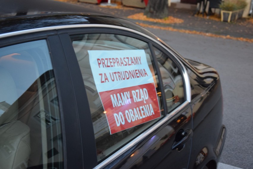 Strajk kobiet w Wieluniu. Dziesiątki samochodów blokowały...