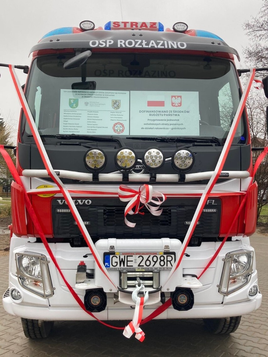 Druhowie z OSP Rozłazino w gminie Łęczyce otrzymali nowy wóz bojowy