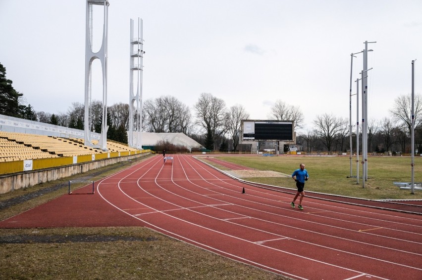 Stadion lekkoatletyczny na Golęcinie, należący do POSiR, z...