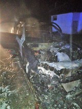 Spłonął Mercedes w miejscowości Niemica ZDJĘCIA