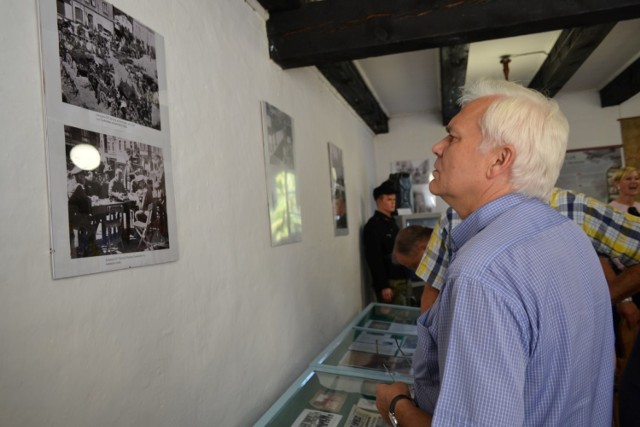 Wystawa w Muzeum Kaszubskim "Okupacja hitlerowska na Kaszubach" to kolejna próba zgłębienia życia w tym regionie w czasie II wojny światowej. Muzeum zgromadziło sporo pamiątek, dokumentów, zdjęć z tamtego okresu.