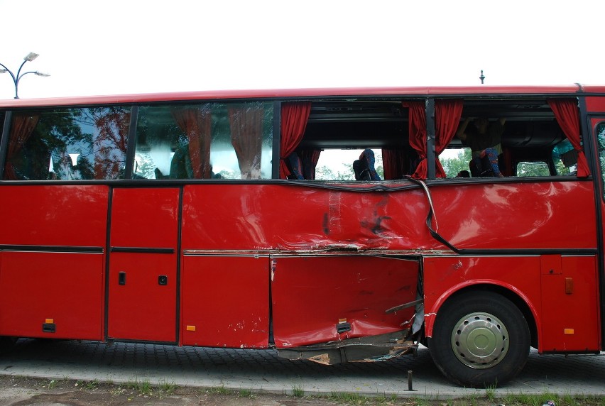 Autobus biorący udział w wypadku