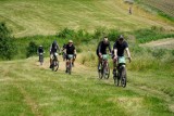 Kalisz: Gravel Summer Sprint, czyli rowerowe zawody doliną rzeki Swędrnia. ZDJĘCIA