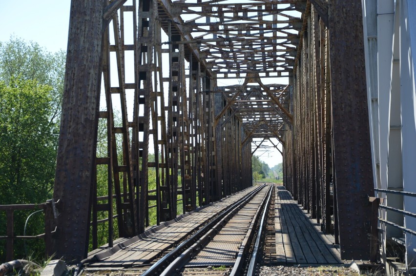To już ostatnie chwile mostu żelaznego w Tomaszowie. Wkrótce rusza jego przebudowa [ZDJĘCIA]