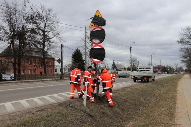 Na DK 65 w Mońkach zaczął się remont, więc do końca roku obowiązuje nowa, tymczasowa organizacja ruchu