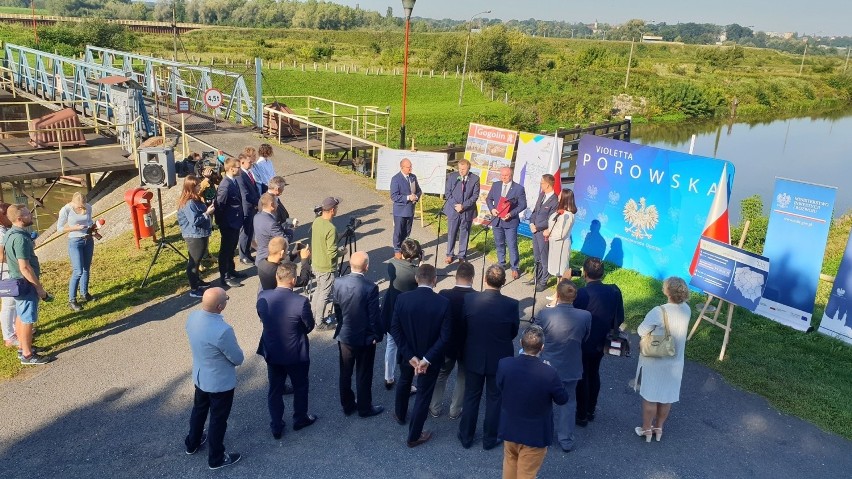 3,6 mln zł dostała gmina Krapkowice na zaprojektowanie trzeciego mostu nad Odrą. Za inwestycję zapłaci rząd z programu "Mosty dla regionów"