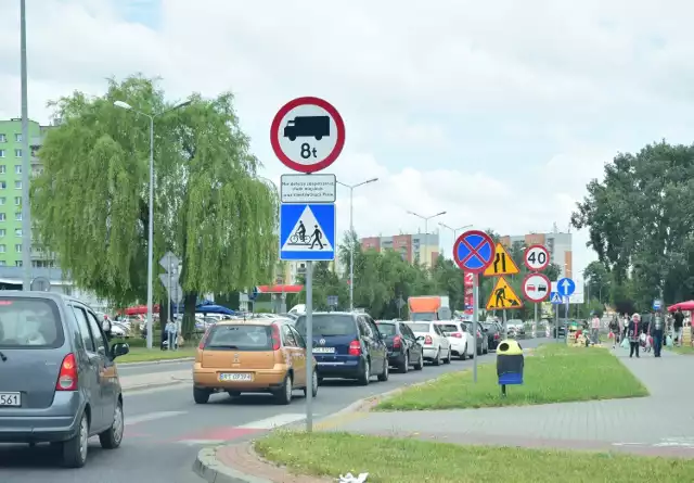 Z powodu remontu ulicą Kwiatkowskiego w Tarnobrzegu można jechać tylko w jednym kierunku